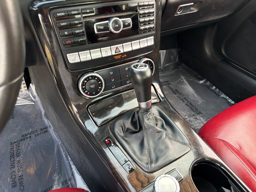 Used 2015 Mercedes-Benz SLK 250 image 27