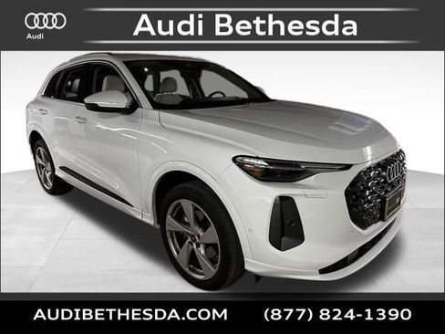 Certified 2025 Audi Q5 2.0T Premium Plus w/ Premium Plus image 1