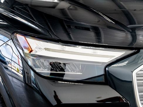 Used 2022 Audi Q4 e-tron Premium Plus image 18