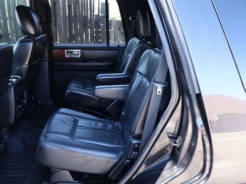 Used 2015 Lincoln Navigator 4WD image 20