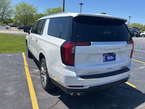 Used 2025 GMC Yukon XL Denali w/ Denali Reserve Package AWD/4WD image 10