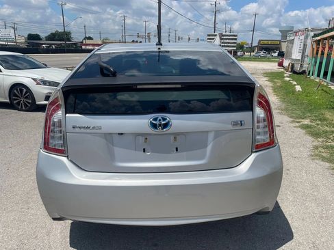 Used 2014 Toyota Prius Four FWD image 4