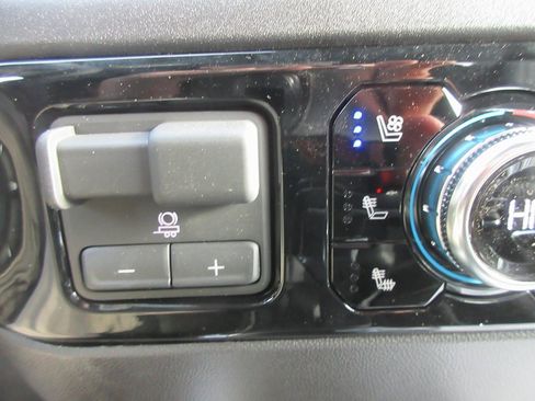 New 2026 GMC Sierra 1500 SLT w/ SLT Premium Plus Package image 19