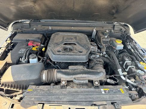 Used 2023 Jeep Wrangler Unlimited Rubicon AWD/4WD image 35
