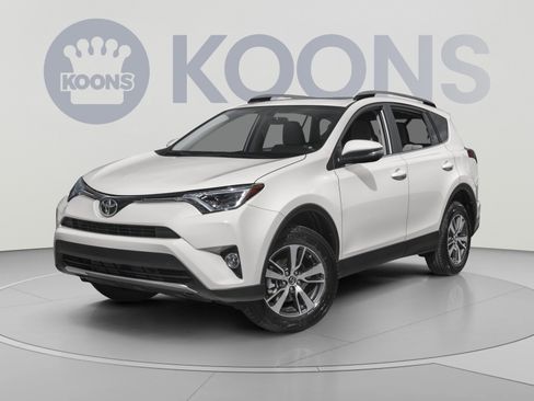 Used 2018 Toyota RAV4 XLE AWD/4WD image 1