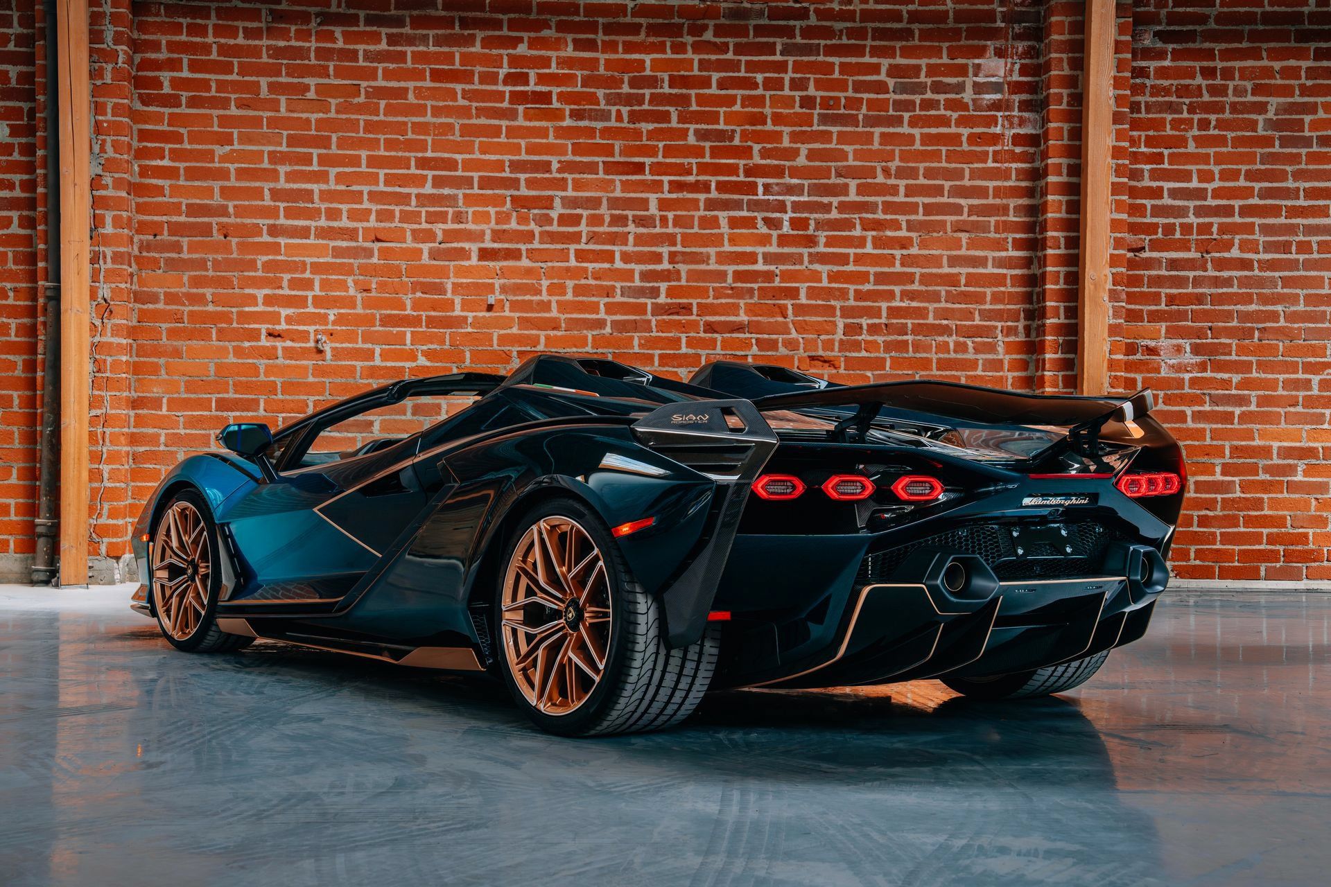 Used 2021 Lamborghini Sian Roadster AWD/4WD image 21