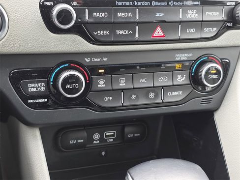 Used 2018 Kia Niro Touring image 34