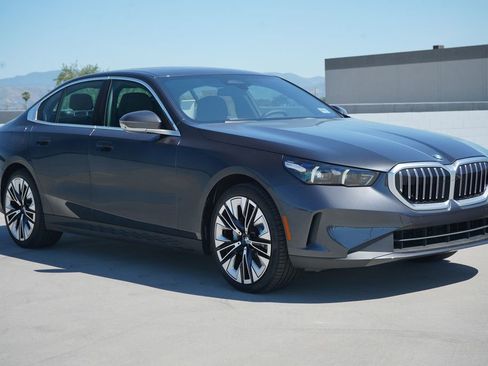 New 2026 BMW 530i w/ Premium Package RWD image 3