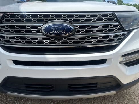 Used 2021 Ford Explorer Limited w/ Equipment Group 301A RWD image 11