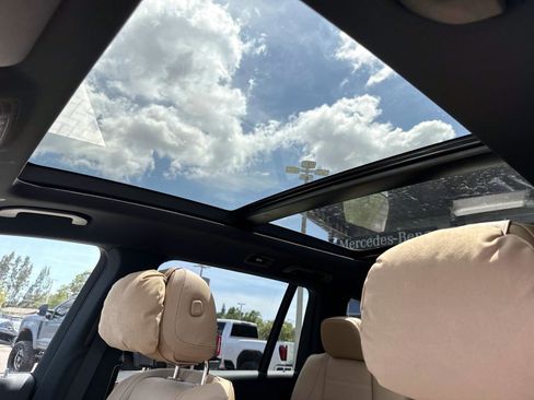 New 2026 Mercedes-Benz GLS 580 4MATIC image 25