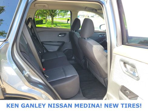 Used 2023 Nissan Rogue SV AWD/4WD image 45