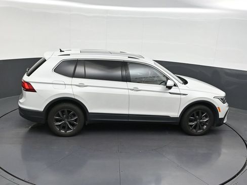 Used 2023 Volkswagen Tiguan SE w/ Panoramic Sunroof Package FWD image 20