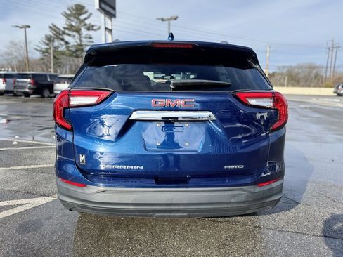 Used 2022 GMC Terrain SLE w/ Driver Convenience Package image 6