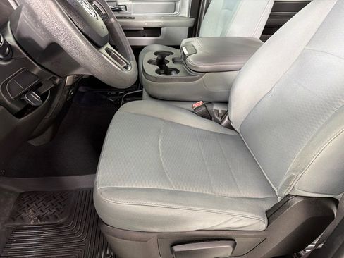Used 2019 RAM 1500 Classic SLT AWD/4WD image 12