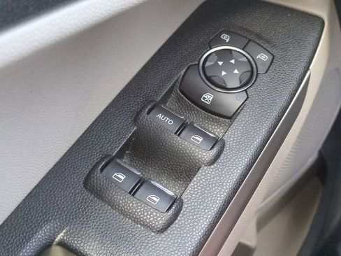 Used 2021 Ford EcoSport S image 22