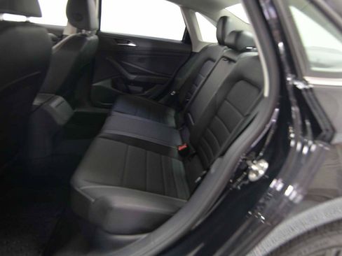 Used 2024 Volkswagen Jetta SE w/ Black Wheel Package image 9