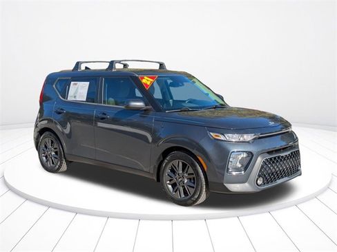 Used 2021 Kia Soul EX image 2
