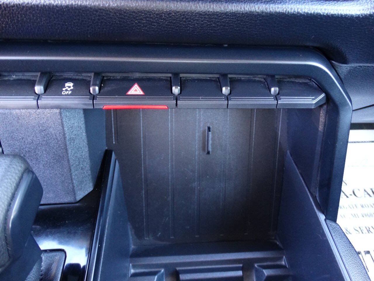 Used 2022 Toyota Tundra 4x4 CrewMax SR image 26