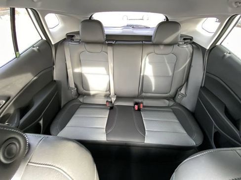 New 2026 Chevrolet Trax LT w/ LT Convenience Package FWD image 21