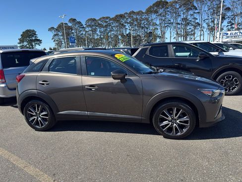 Used 2018 MAZDA CX-3 Touring image 2