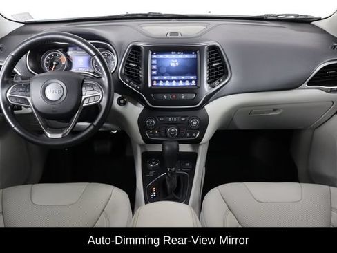 Used 2021 Jeep Cherokee Latitude Lux w/ Comfort/Convenience Group AWD/4WD image 13