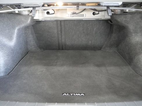 Used 2024 Nissan Altima 2.5 SR FWD image 23