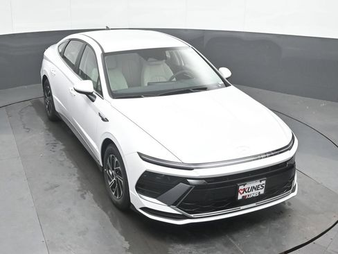 New 2026 Hyundai Sonata Blue FWD image 32