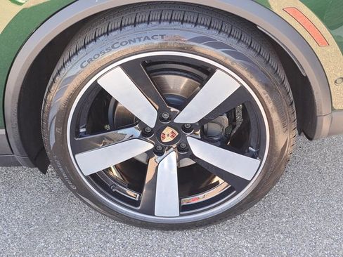 Certified 2025 Porsche Macan 4 Electric image 13