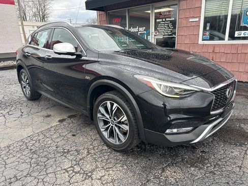 Used 2018 INFINITI QX30 AWD w/ Cafe Teak Theme Package image 1