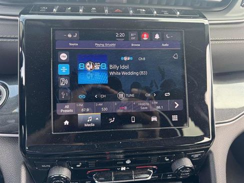 Used 2022 Jeep Grand Cherokee Laredo w/ Luxury Tech Group I image 11