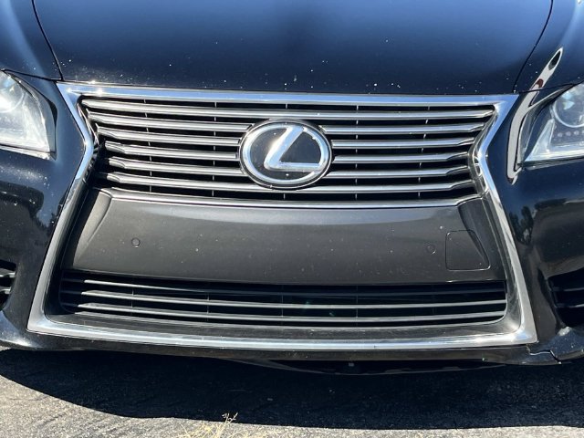 Used 2014 Lexus LS 460 w/ Comfort Package RWD image 9