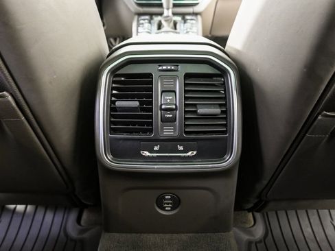 Used 2019 Porsche Macan S image 21