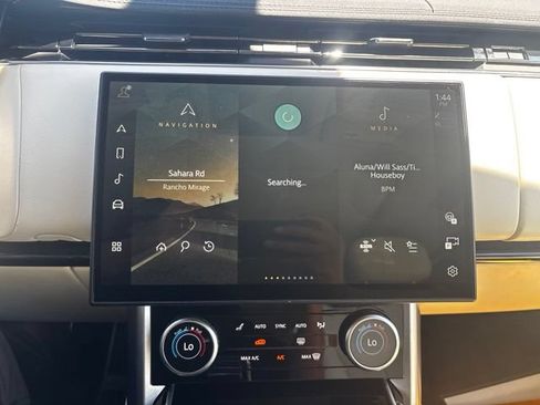 Used 2023 Land Rover Range Rover SE AWD/4WD image 12