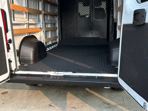 Used 2025 RAM ProMaster 2500 w/ U-Haul Equipment Group FWD image 16