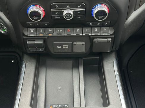 Used 2023 GMC Sierra 2500 AT4 w/ AT4 Premium Plus Package image 23