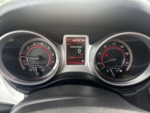 Used 2019 Dodge Journey SE image 15