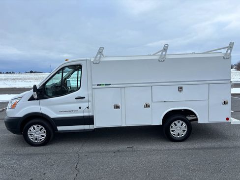 Used 2016 Ford Transit 250 138 w/ Interior Upgrade Package image 9