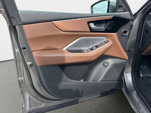 Used 2025 Acura MDX SH-AWD w/ Technology Package image 16