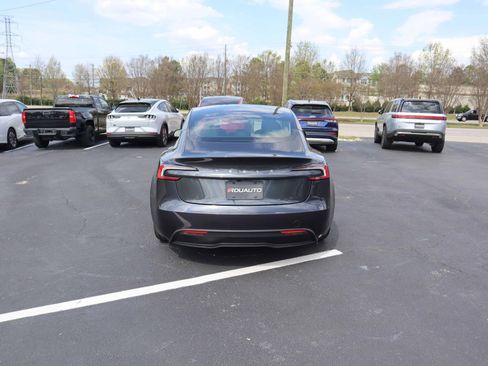 Used 2024 Tesla Model 3 Standard Range image 9