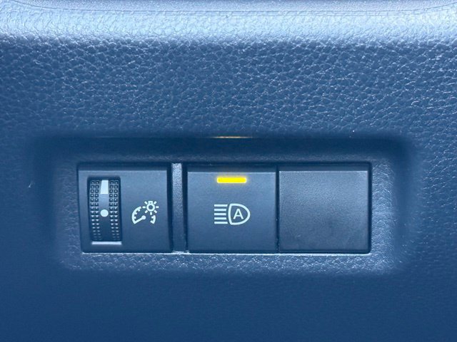 Used 2020 Toyota RAV4 XLE FWD image 24