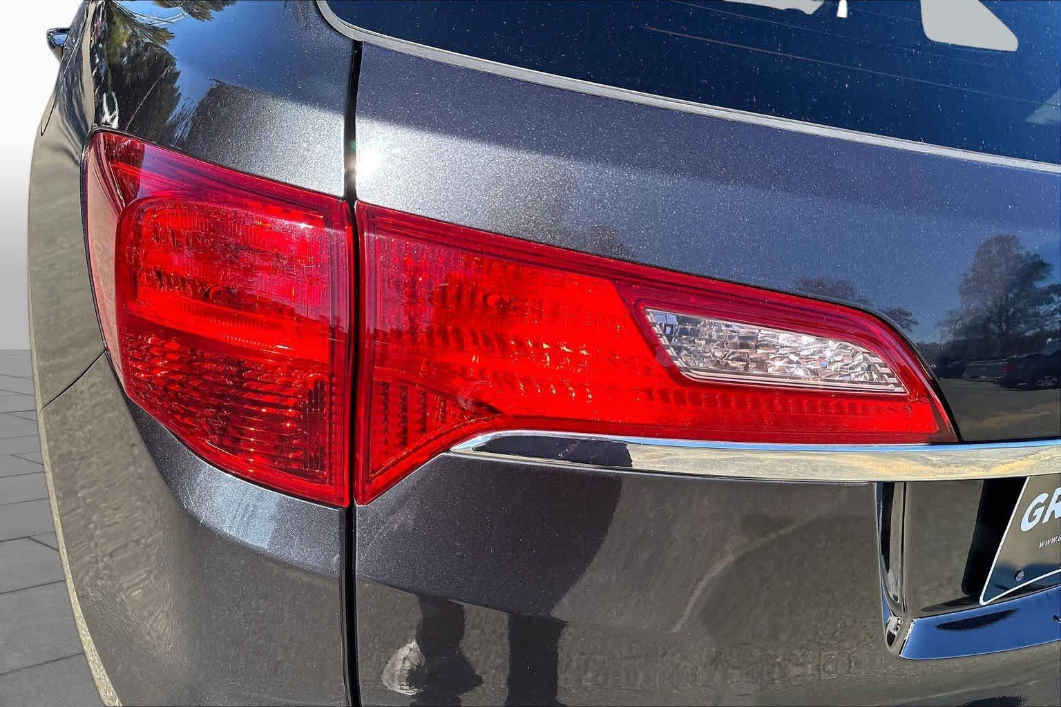 Used 2015 Acura RDX w/ Technology Package AWD/4WD image 29