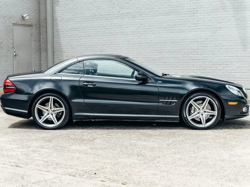 Used 2011 Mercedes-Benz SL 550 image 10