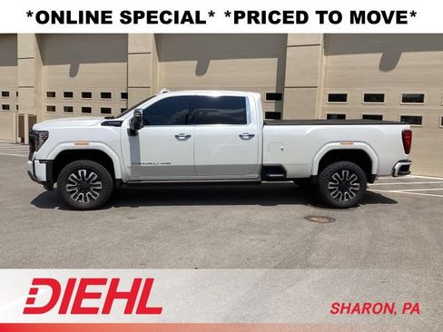 Used 2024 GMC Sierra 3500 Denali Ultimate AWD/4WD image 4