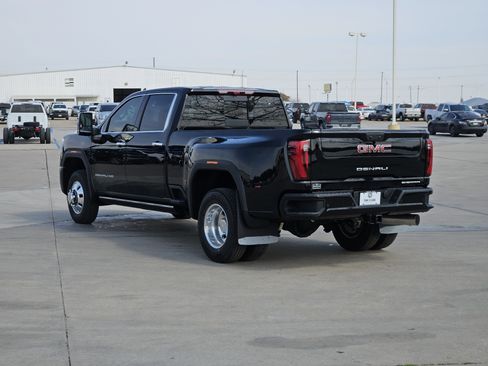 New 2026 GMC Sierra 3500 Denali w/ Denali Reserve Package image 4
