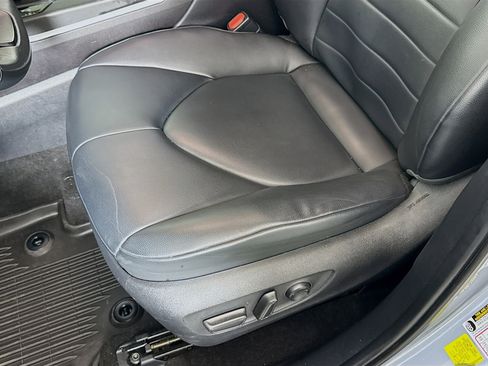 Certified 2023 Toyota Highlander XLE image 20