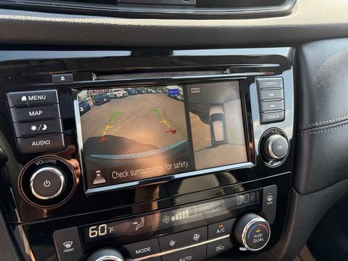 Used 2019 Nissan Rogue SL w/ Premium Package image 14