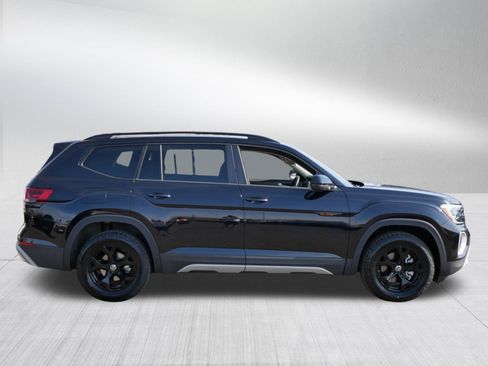 Certified 2025 Volkswagen Atlas Peak Edition SE AWD/4WD image 8
