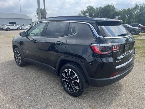 Used 2023 Jeep Compass Limited AWD/4WD image 3