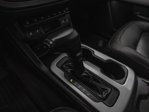 Used 2019 Chevrolet Colorado ZR2 AWD/4WD image 21