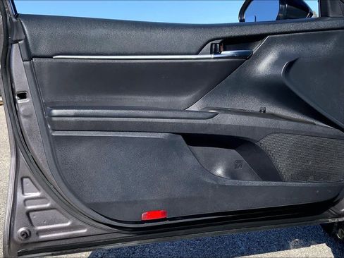 Used 2022 Toyota Camry LE image 20